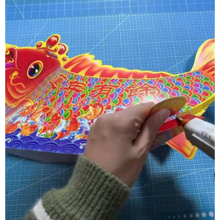 Paper crafts, including fish boats, treasure bowls, and other paper boats鱼船 聚宝盆 (4025L) - Image 5
