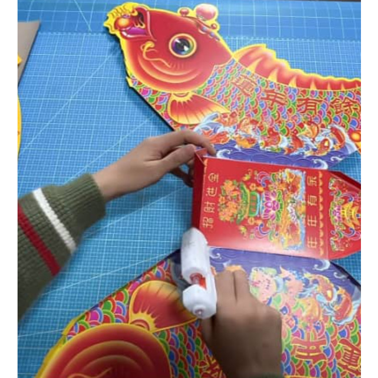 Paper crafts, including fish boats, treasure bowls, and other paper boats鱼船 聚宝盆 (4025L) - Image 3