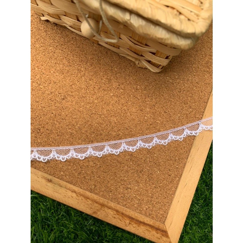 5 yards Beautiful White Lace, DIY Crafts/Wedding/Clothing/Lace Ribbon Gift Wrapping And Other Accessories(1429L) - Image 3