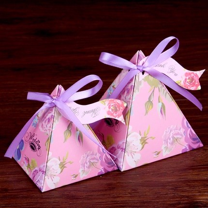 10pcs Triangle Candy Box Gift Bag Birthday Party Gift Box With Ribbon Wedding Paper Box Festival Supplies(259L)