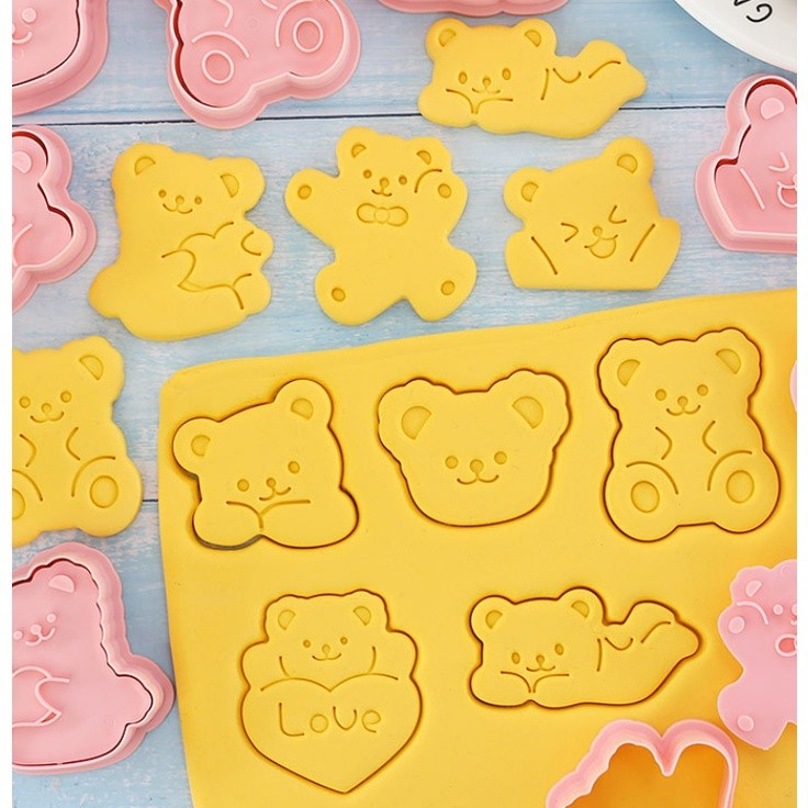 8Pcs/set Bear Shape Cookie Cutters Plastic 3D Cartoon Pressable Biscuit Mold Cookie Stamp Kitchen Baking 小熊饼干模具(2207L) - Image 6