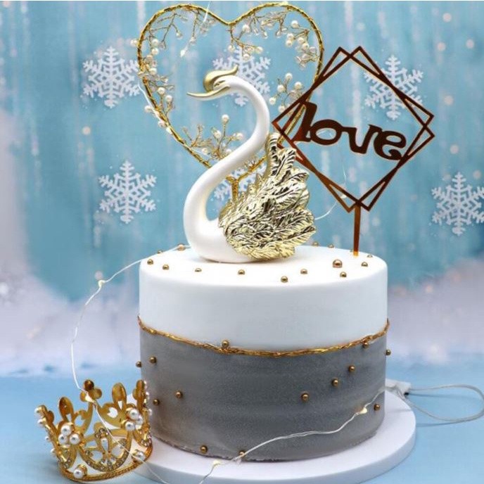 Swan And Crown Swan Cake Topper Plastic Sculpture Swan Decoration Cake Topper Figurine Decoration Desktop Car (937L) - Image 4