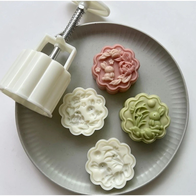 50/75g Plastic Material Mooncake Molds Mooncake Stamps Mooncake Mould Cute Bunny Shaped Baking Tool【花前月下兔】月饼模具(2217L) - Image 4