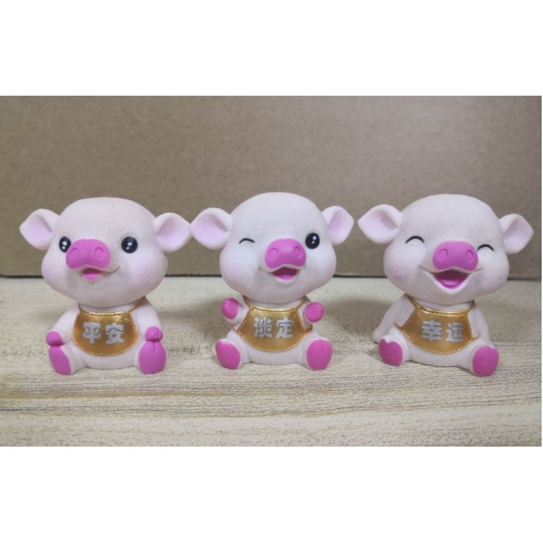 1PC Cute Fortune Pig Resin Miniature Crafts Christmas Pendant Lucky Piggies Cake Topper Decoration(1235L)