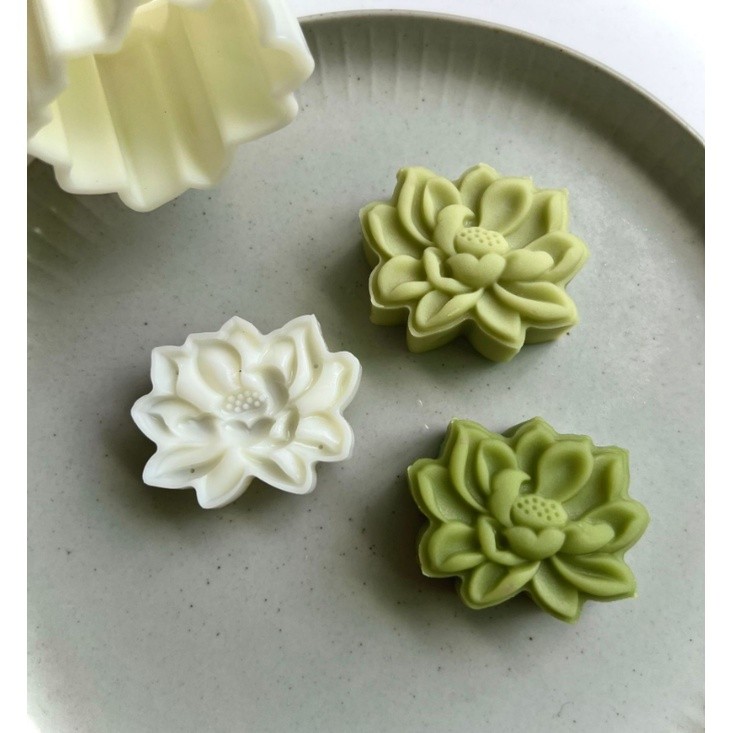 Mid-autumn Festival Peach Blossom 25g to 40g Mooncake Mold Flower Shaped Cookie Embosser Stamp Fondant 月饼模具(2213L) - Image 4