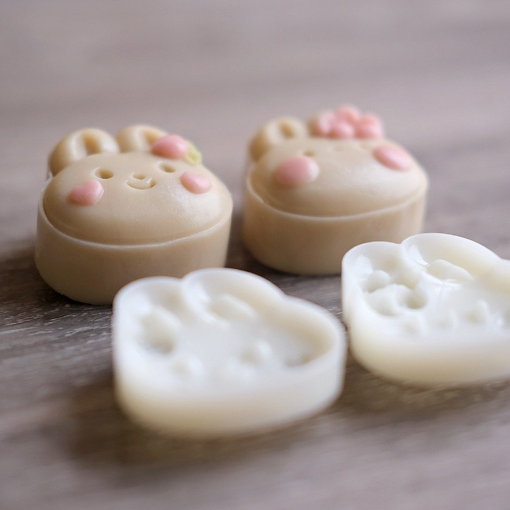 50g Hand-pressed Moon Cake Model Home Mung Bean Cake Model Kitchen Baking Tools Cake Store Flow Heart Moon月饼模具(2222L) - Image 3