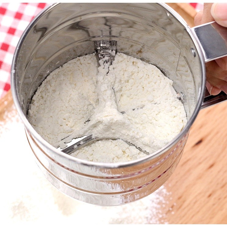 Stainless Steel Flour Sieve Cup Powder Sieve Mesh Kitchen Gadget For Cakes Hand-Screened Sugar Mesh Sieve手摇式面粉筛(2190L) - Image 2