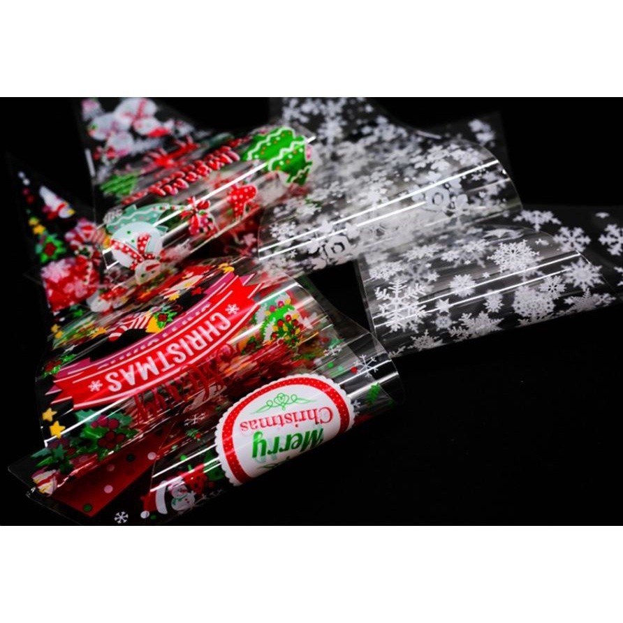 100PCS Christmas Snowflake Santa Clear Cone Treat Bags Cellophane Treat Bags Plastic Cone Bags Bags(2195L) - Image 4