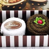 READY IN STOCK 2pcs/pack Tiramisu Towel Cake for Birthday Wedding Door Gift(189L)