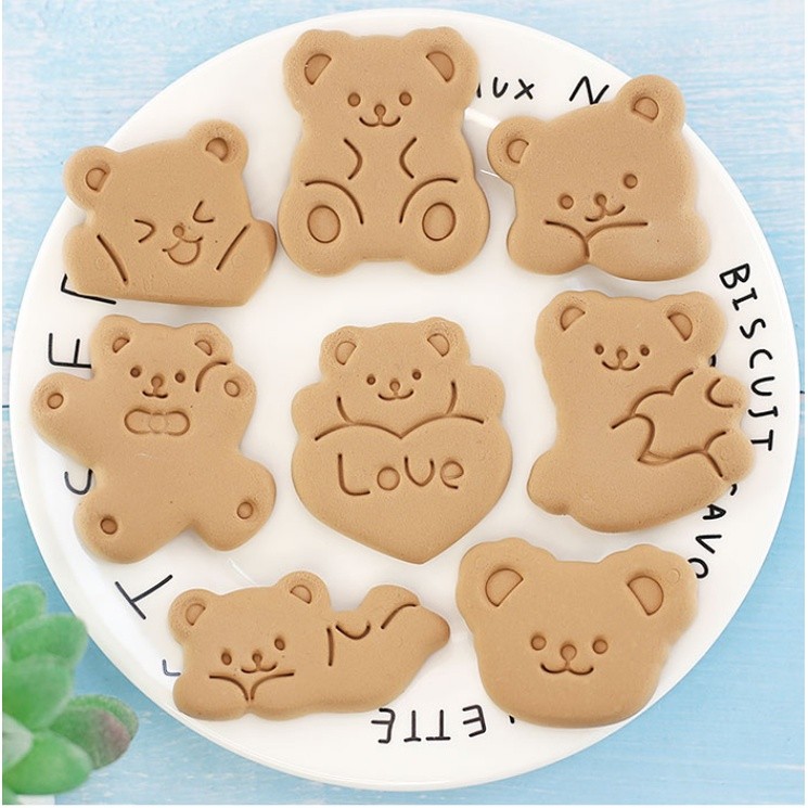 8Pcs/set Bear Shape Cookie Cutters Plastic 3D Cartoon Pressable Biscuit Mold Cookie Stamp Kitchen Baking 小熊饼干模具(2207L) - Image 3