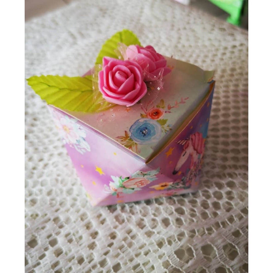 1pc Diamond shape Lovely unicorn and Flower Candy Box Wedding Favors And Gifts baby shower birthday Party(137L) - Image 3