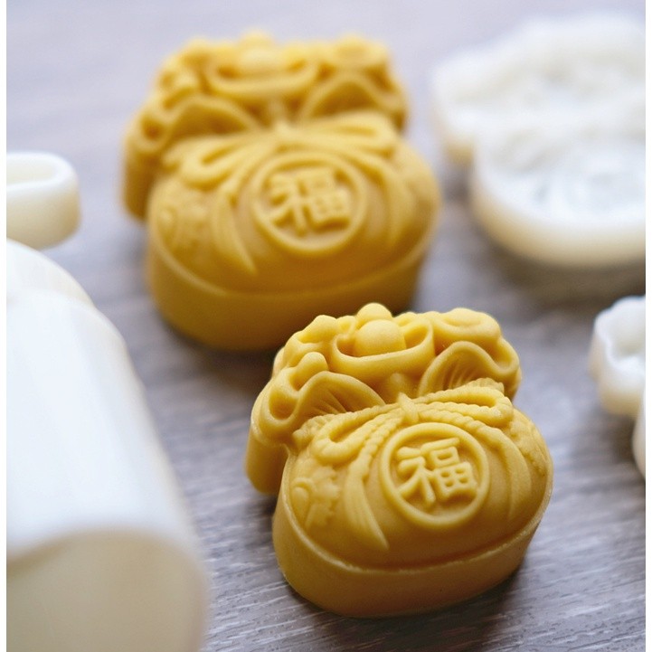 50g/75g Blessing Bag Shaped Mooncake Mold New Year's Greetings Baking Mold Hand Pressure Bean Paste元宝福袋月饼模具(2220L) - Image 2
