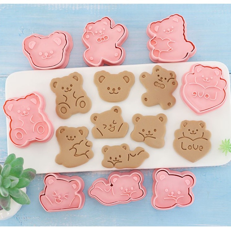 8Pcs/set Bear Shape Cookie Cutters Plastic 3D Cartoon Pressable Biscuit Mold Cookie Stamp Kitchen Baking 小熊饼干模具(2207L)