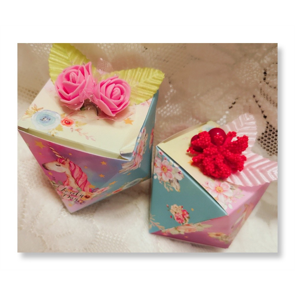 1pc Diamond shape Lovely unicorn and Flower Candy Box Wedding Favors And Gifts baby shower birthday Party(137L)