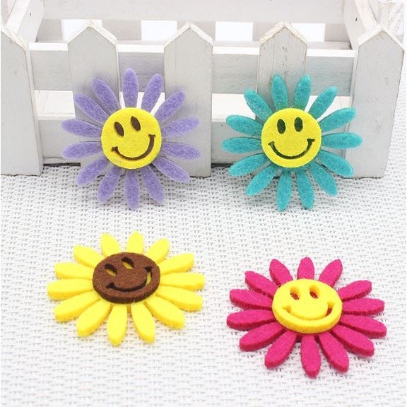 2pcs 5.5cm Sunflowers Appliques Stick Fabric Pads Flower Felt for Scrapbooks Wedding Decors Garments Accessories (2469L)
