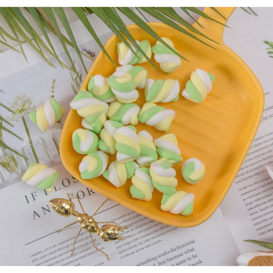 HALAL Marshmallow/Random Brand Large White Mini Coloured Twisted Strawberry Wave彩色棉花糖(2422L) - Image 3
