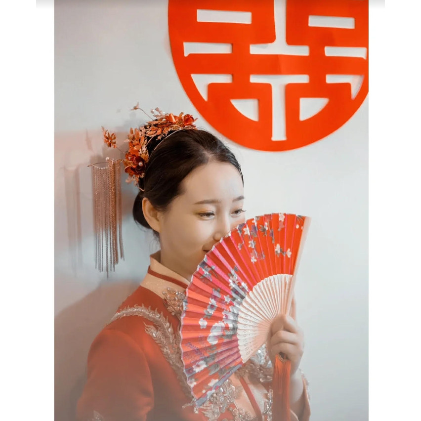 Classical Plastic Folding Fan Chinese Style Retro Hand Held Fan Floral Dance Performances Custom Fan Wedding (2839L) - Image 2