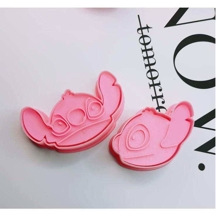 2pcs Cookie Cutters Cartoon Plunger Cookie Stamps Biscuit Fondant Cutters Kitchen Baking Tools (1496L) - Image 5