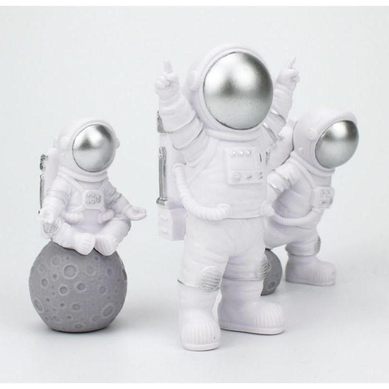 3pcs/Set Space Astronaut Cosmonaut Boy Birthday Party Decorations Kids Cake Decorations Tools Dessert (1046L) - Image 3