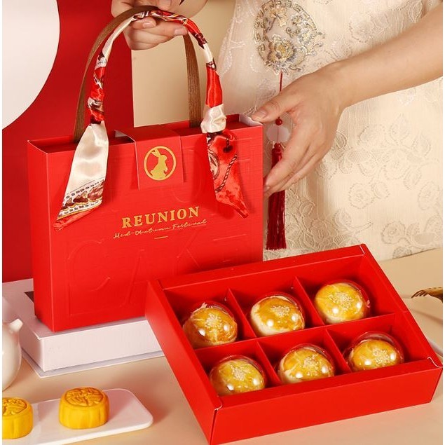 1Set 2024 Mid Autumn Festival Mooncake Box Red Color Flower Egg Yolk Crispy Packaging Paper Box 高端手提中秋月饼包装盒 (3004L) - Image 2