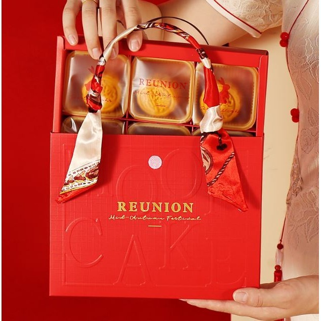 1Set 2024 Mid Autumn Festival Mooncake Box Red Color Flower Egg Yolk Crispy Packaging Paper Box 高端手提中秋月饼包装盒 (3004L) - Image 6