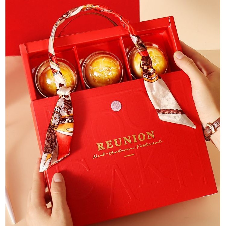 1Set 2024 Mid Autumn Festival Mooncake Box Red Color Flower Egg Yolk Crispy Packaging Paper Box 高端手提中秋月饼包装盒 (3004L) - Image 5