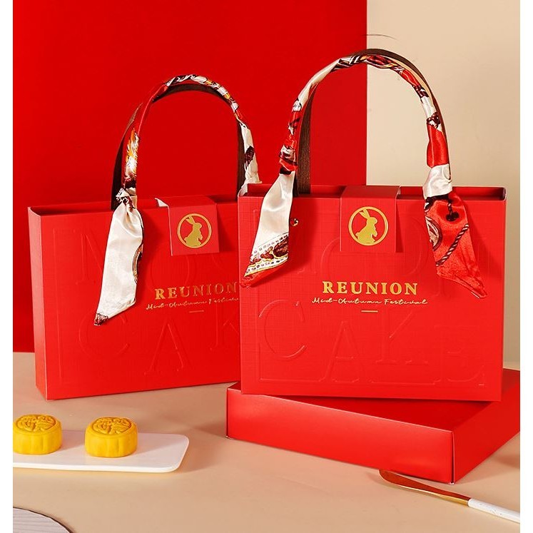 1Set 2024 Mid Autumn Festival Mooncake Box Red Color Flower Egg Yolk Crispy Packaging Paper Box 高端手提中秋月饼包装盒 (3004L) - Image 3