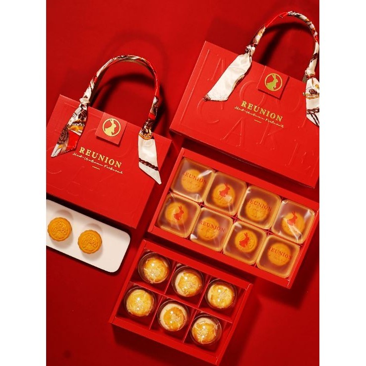 1Set 2024 Mid Autumn Festival Mooncake Box Red Color Flower Egg Yolk Crispy Packaging Paper Box 高端手提中秋月饼包装盒 (3004L)